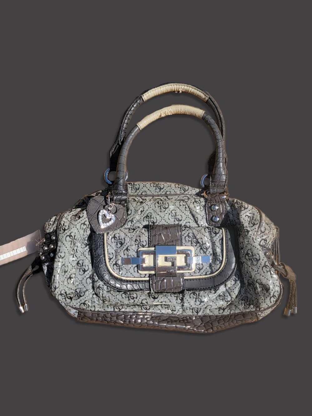 ☆˚⋆｡ GUESS vintage monogrammed mcbling shoulderbag purse 𖦹°‧☆